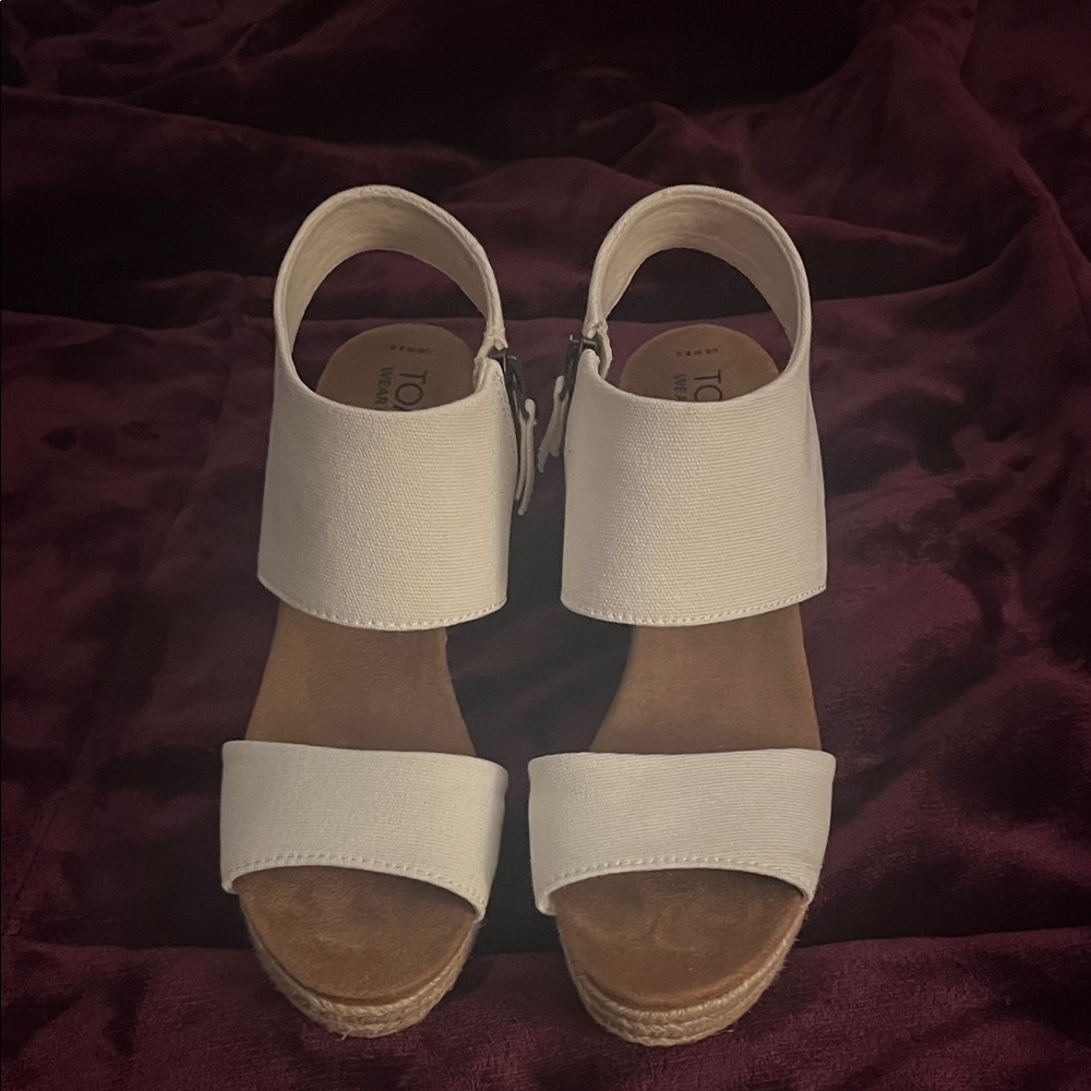 Toms Elegant White Wedge Sandals size 8.5